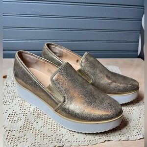 Volatile Plataform Shoes Gold Size 8 Womens
